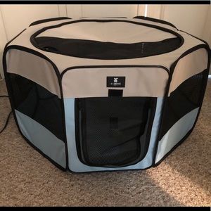 Portable folding pet playpen
